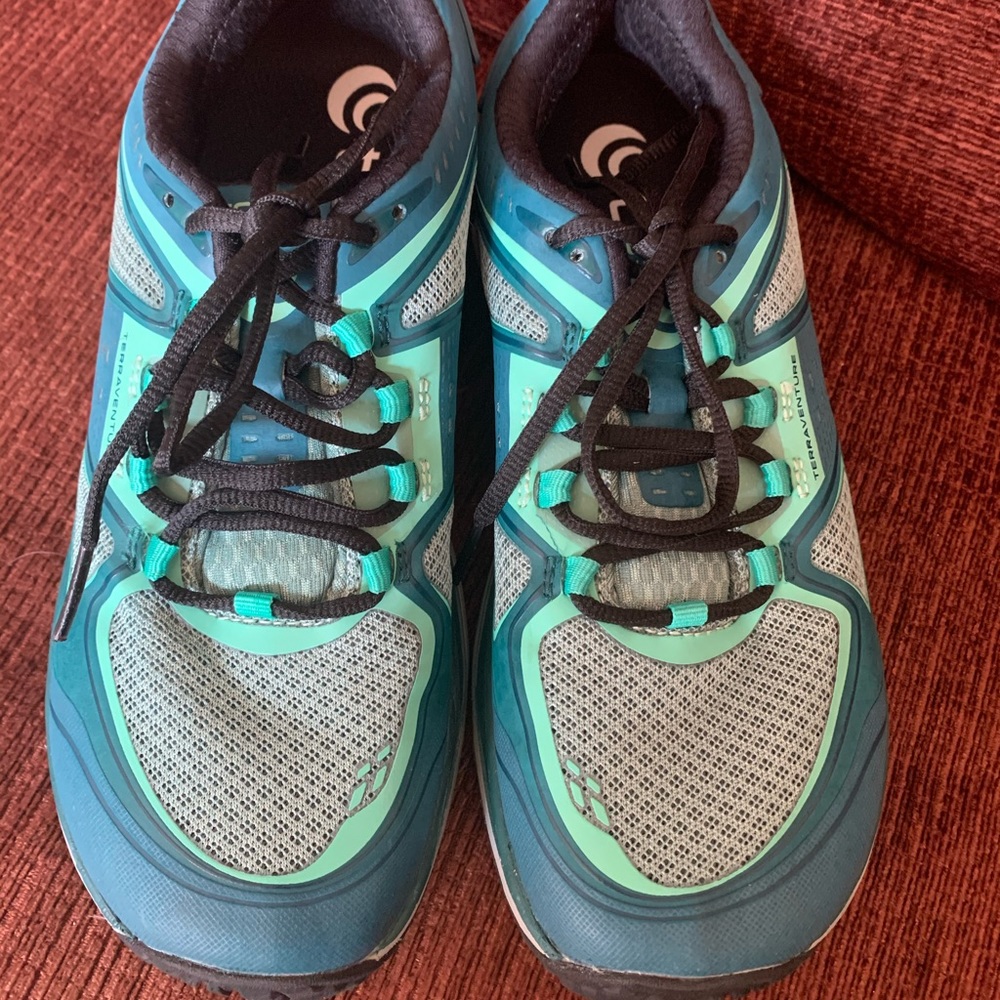 Topo Athletic Terraventure sneakers size 6.5